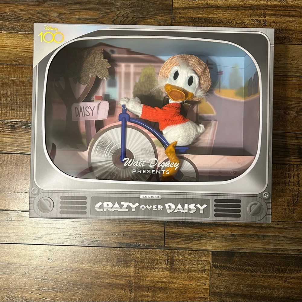 Disney 100 Walt Disney Presents Crazy Over Daisy Exclusive 12-Inch Plush‎ NEW
